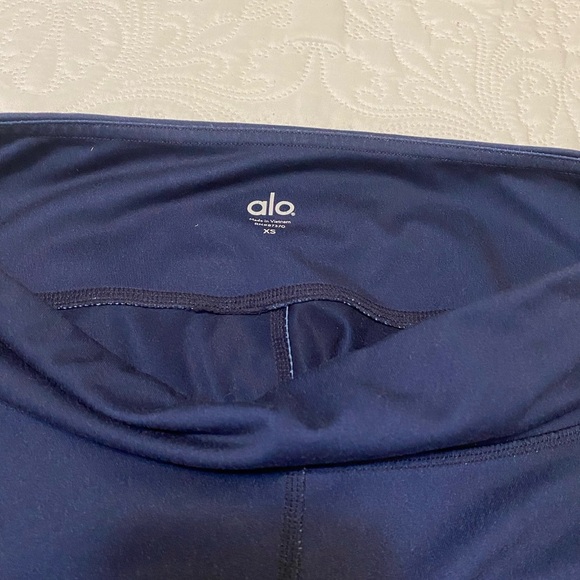 ALO Yoga Gypset Goddess Leggings - Picture 5 of 6